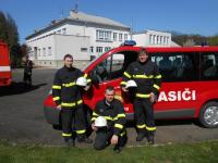 členové výjezdní jednotky SDH Podlesí, Pavel Vlček,Martin Žlebek, a Antonín Žlebek